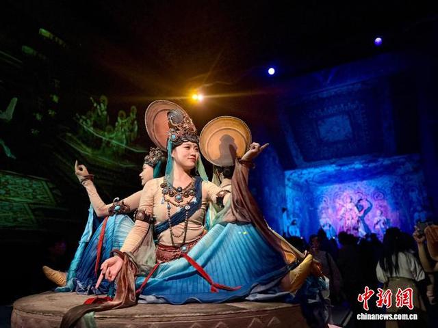 图为演员进行表演。王牧雨 摄