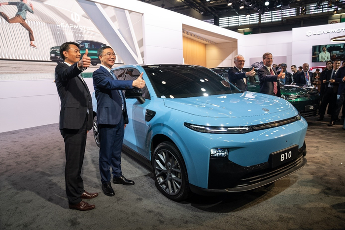 2024年零跑 B10 全球首秀 来源：零跑汽车官网