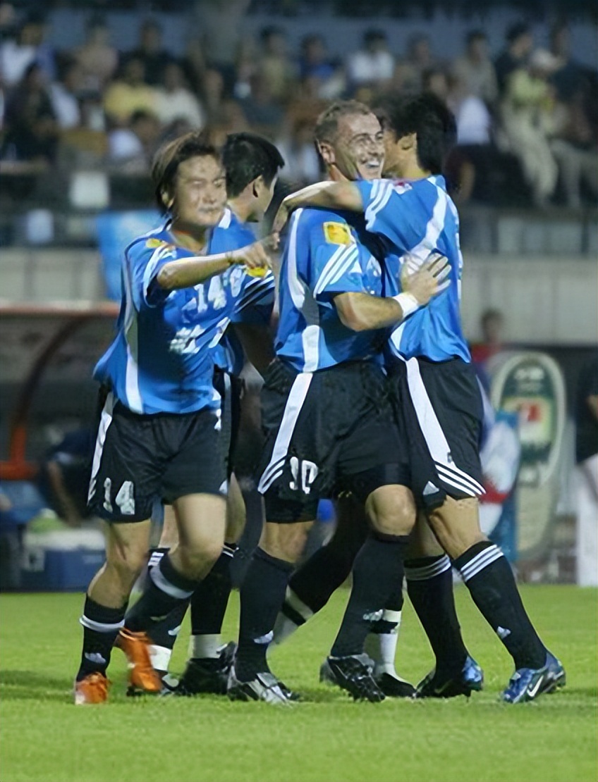 大连足球史上今天:2003年甲a扬戈维奇戴帽,实德4