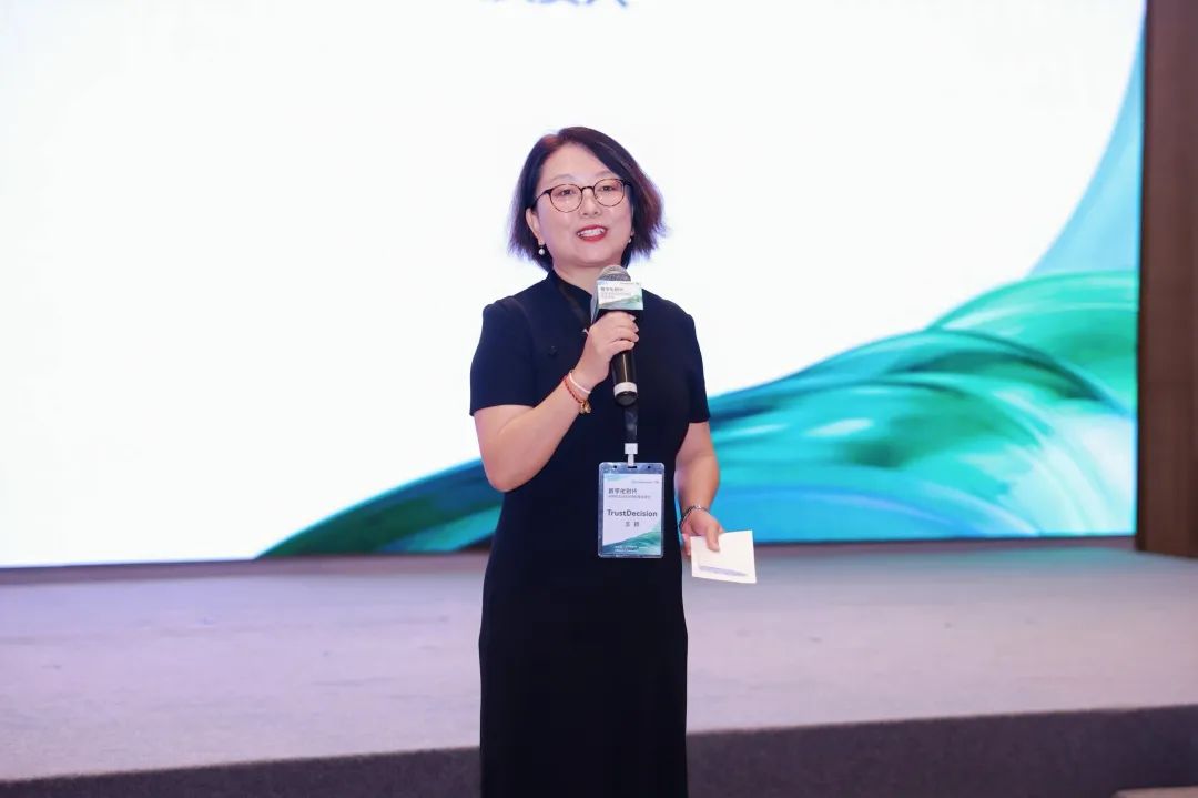 向左滑动查看更多图片