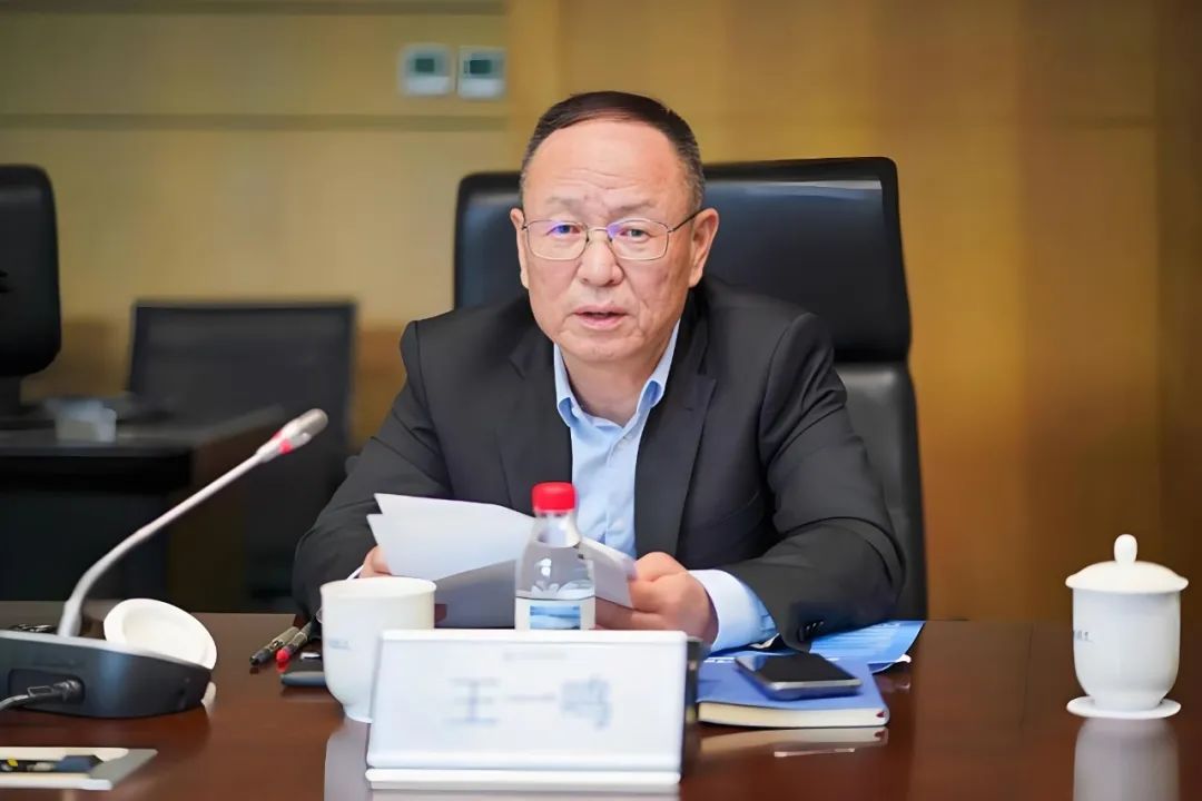 王一鸣:为提振消费注入新动力__财经头条