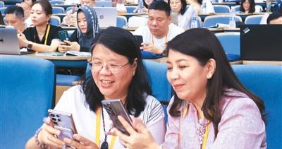 “让华文教育在技术浪潮中焕发新生”(侨界关注)