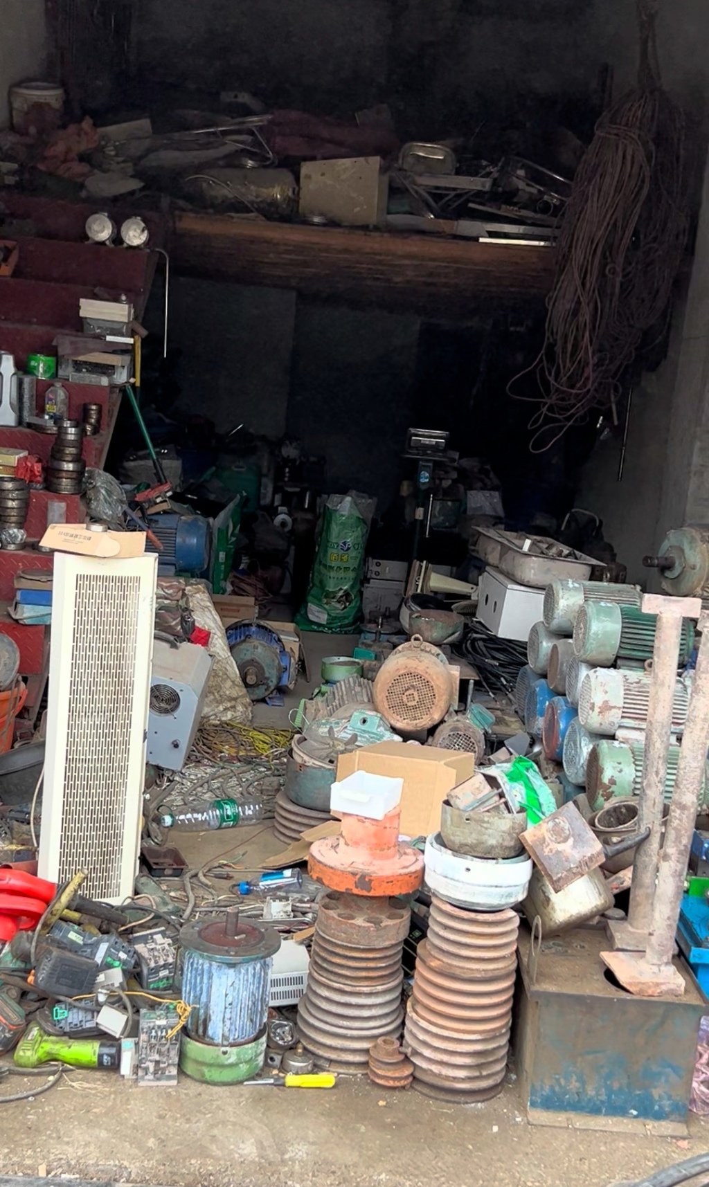 曾凡雄当年经营的废品收购店