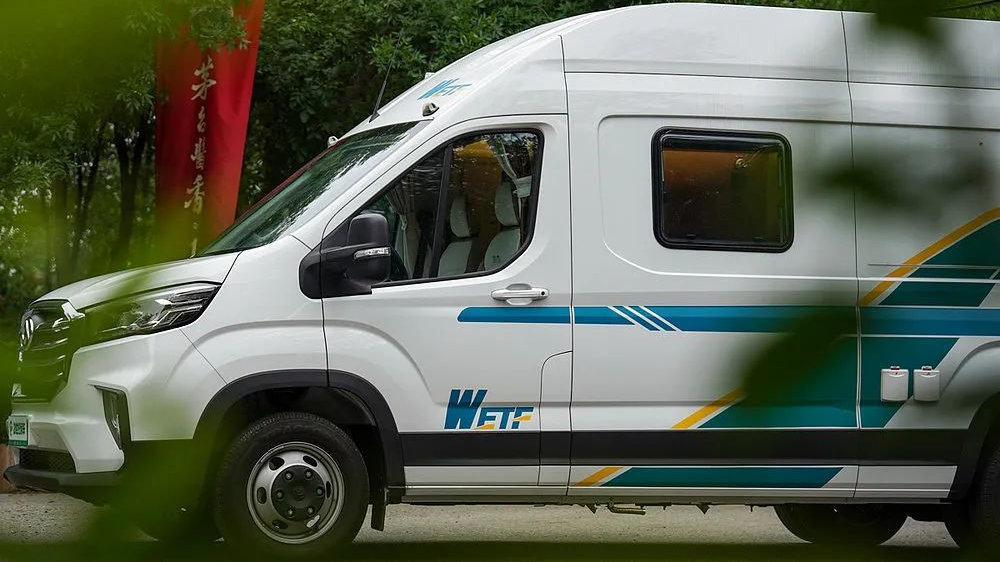 30万级房车怎么选？独立厨卫+电动吊床+大通铺，威尔特芬清风15号