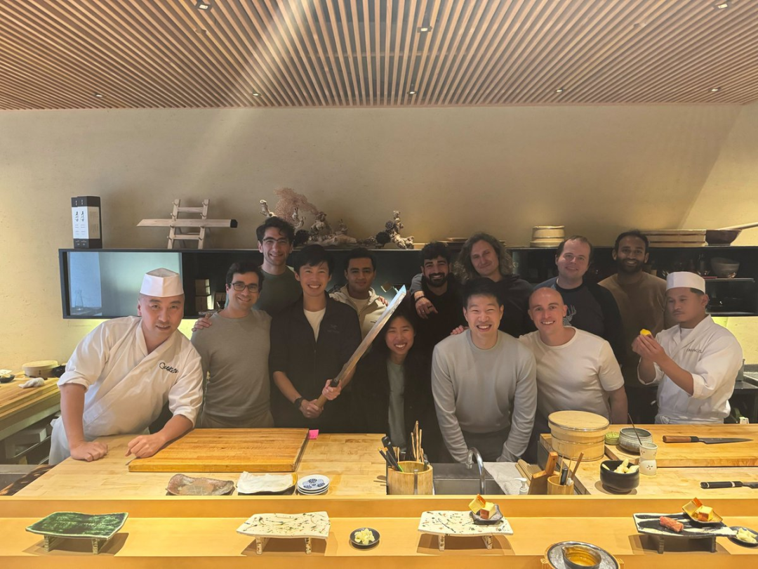 Sheryl Hsu（第一排中间女子）分享的OpenAI合照