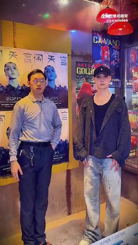 张艺兴联手不齐舞团演绎手势舞《刀马刀马》