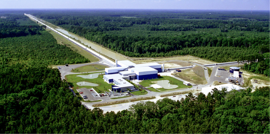 图中是从空中俯瞰位于美国路易斯安那州利文斯顿的探测器