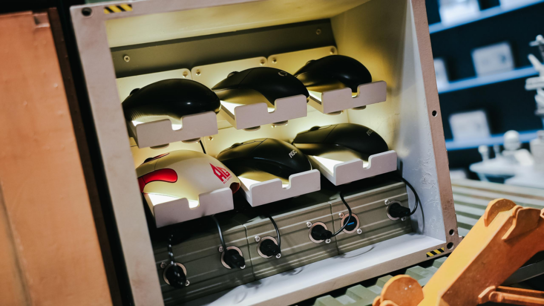 电竞俱乐部的定制鼠标