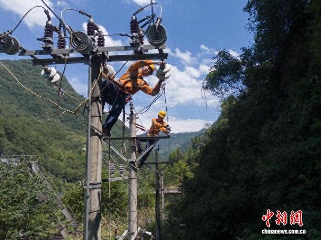 图为作业现场。刘盼利 摄