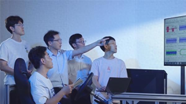 论文落地生产线 大学师生联手破题"智能悬架"