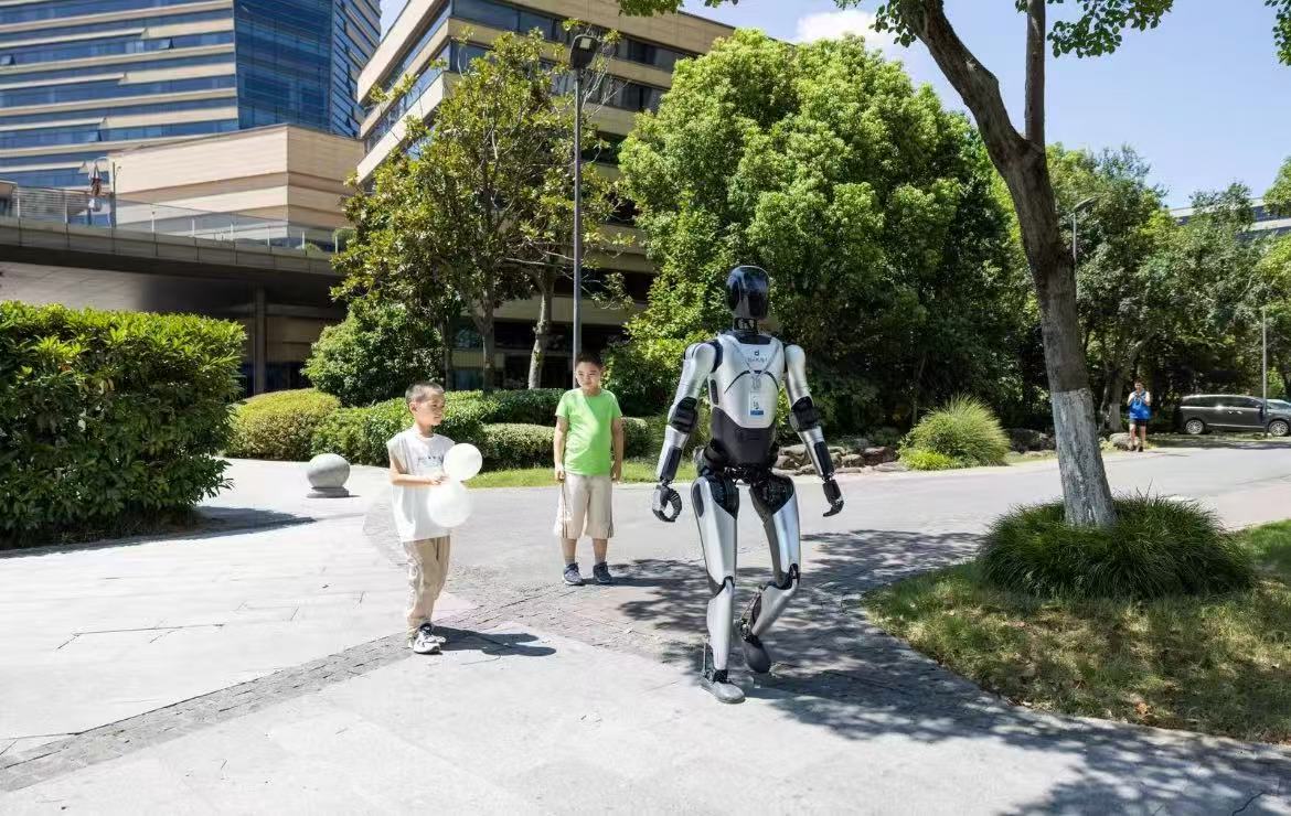 中国机器人的八月狂欢 | 海斌访谈