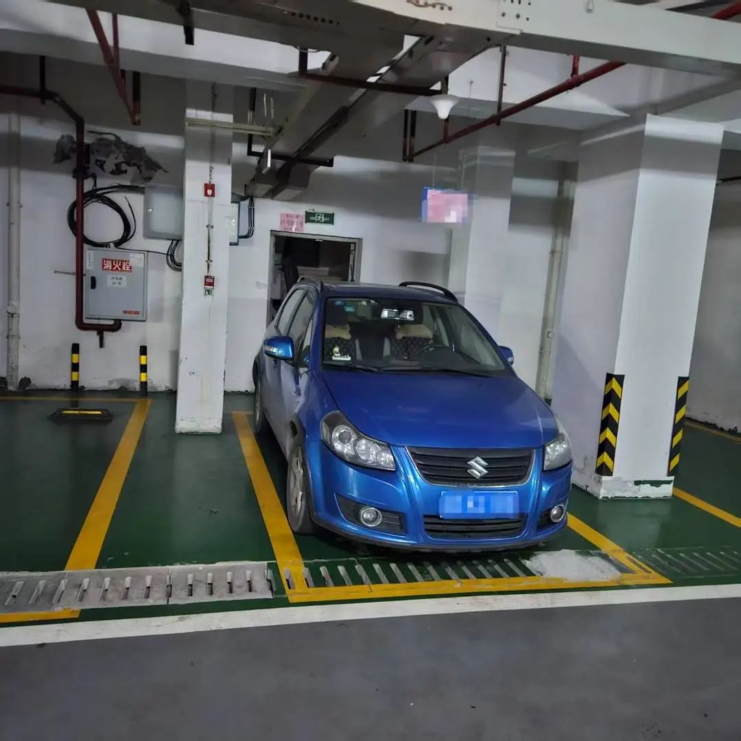 小区车库中的“违纪车位”