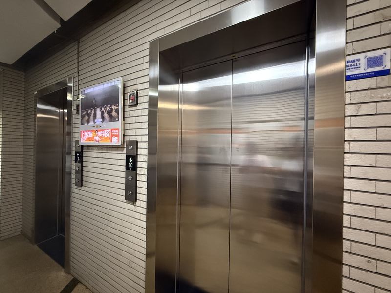 海淀区华清嘉园小区，更新后的电梯。新京报记者 曹晶瑞 摄