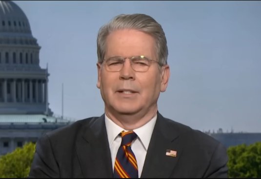 貝森特接受采訪 視頻截圖