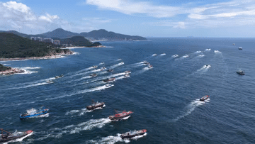 8月16日，阳江超3400艘渔船驶向南海。（梁文栋 摄）