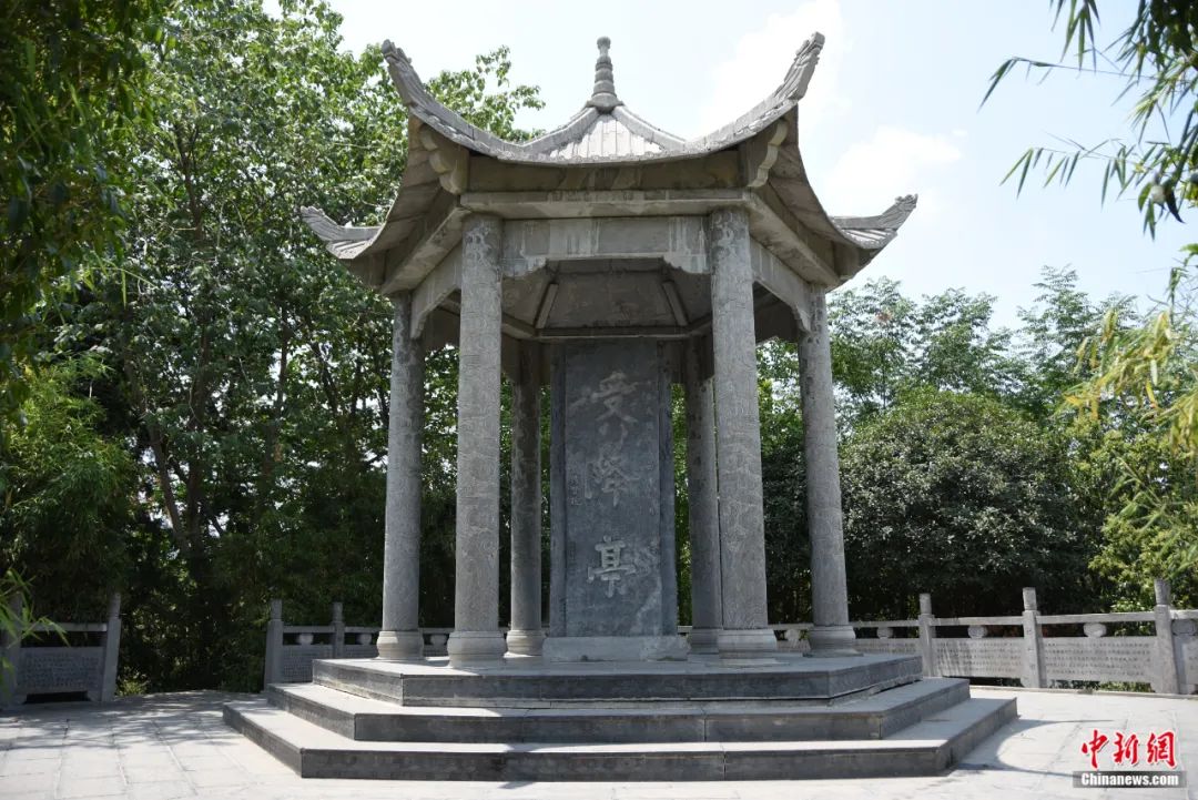 复建的受降亭.王宇 摄