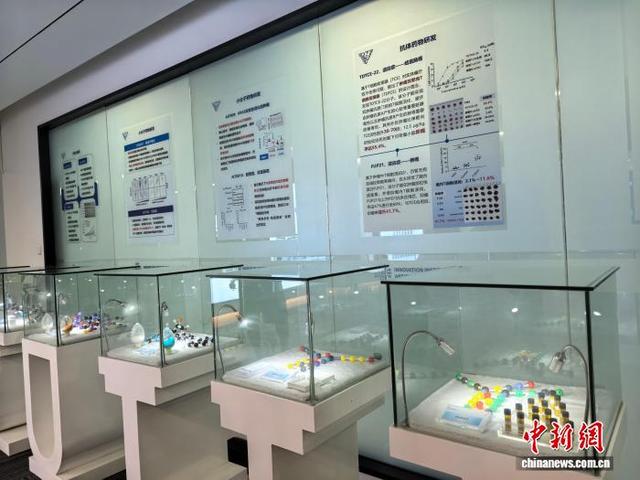 图为研究机构内展示的药物研发模型。张煜欢 摄