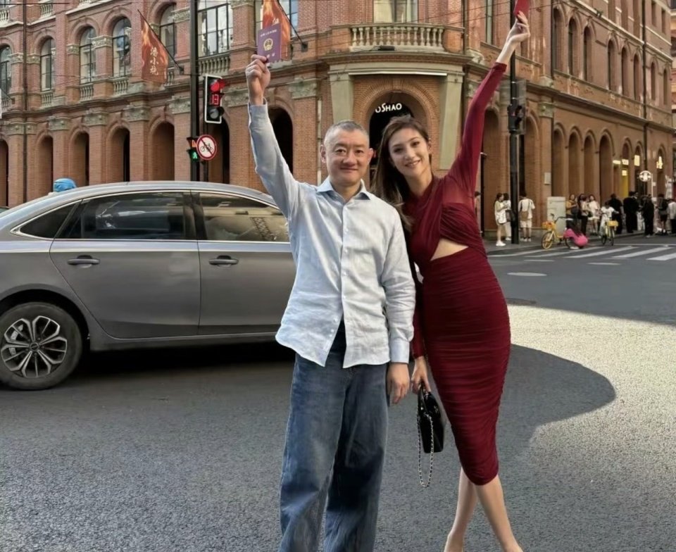 京城四少汪雨结婚,新娘是小20岁的“白富美”,汪大爷人逢喜事精神爽啊!