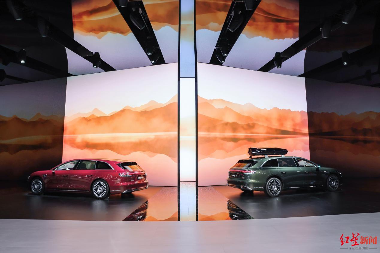 鸿蒙智行五界十车登陆成都车展，树立中国智能汽车新标杆