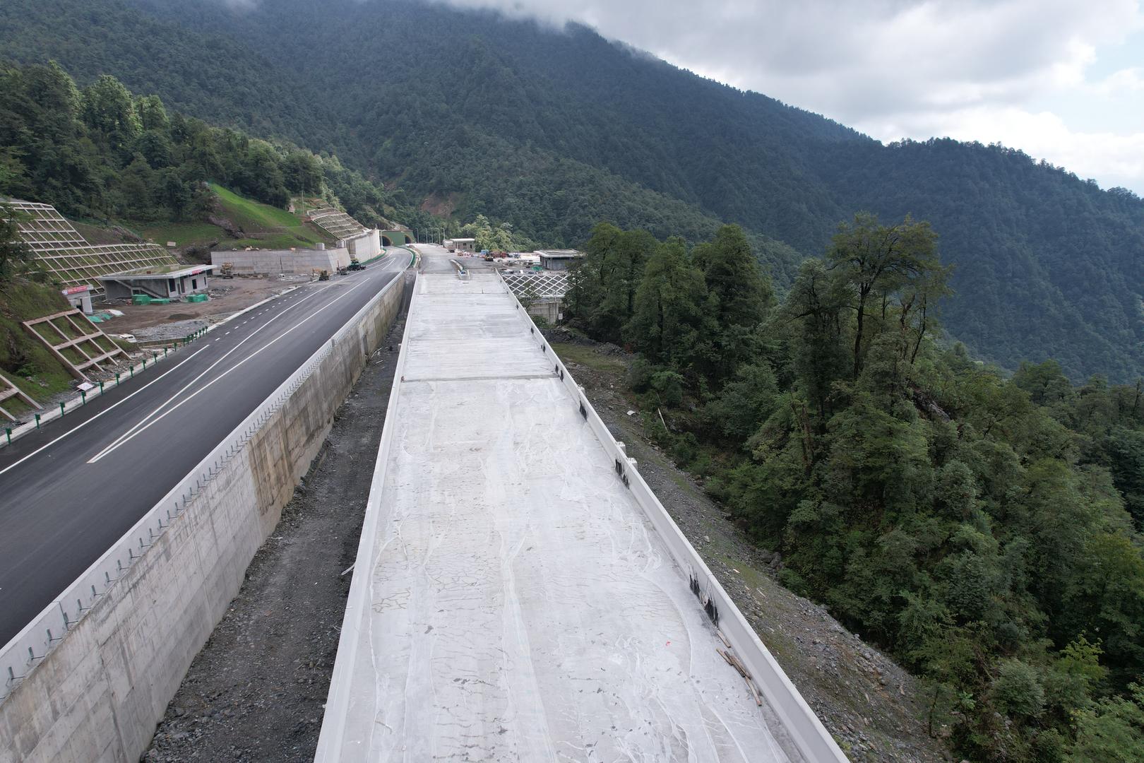 ▲环路热管施工现场