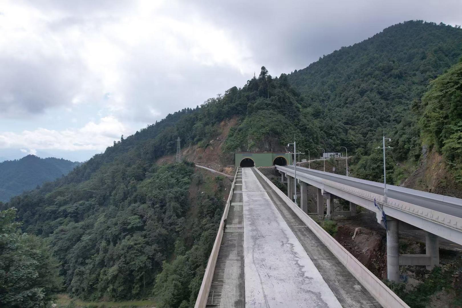 ▲环路热管施工现场