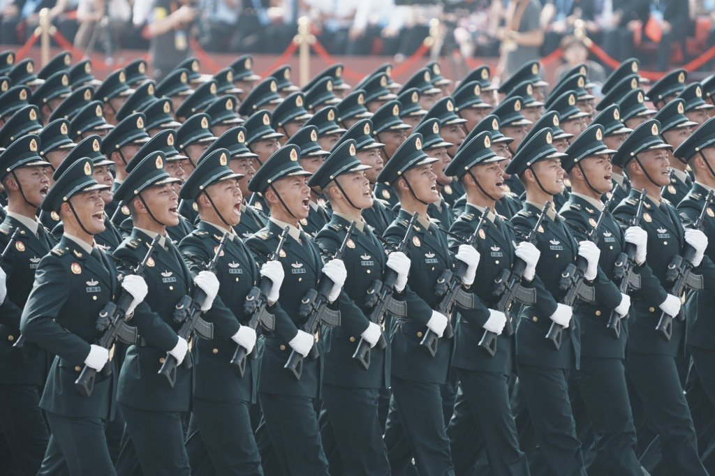 这是火箭军方队接受检阅.新华社记者 黄宗治 摄