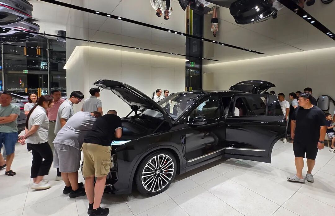 蔚来李斌四季度交付目标5万台_蔚来乐道L90ES8订单充足爆款气象_蔚来es8