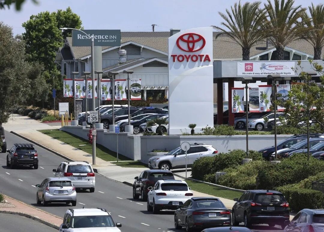 美国加州：丰田经销商/图源：视觉中国