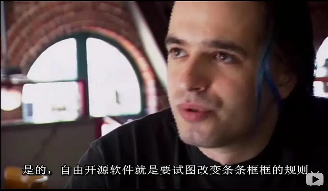 选择开源在那个年代无异于冒险。（图/《代码奔腾》）