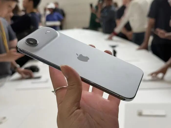 iPhone 17 Air（图源：界面新闻）