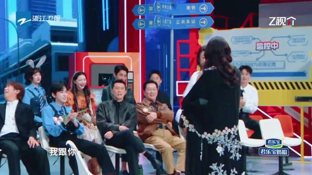 刘涛郝蕾王牌对王牌即兴表演引尖叫|刘涛|郝蕾|表演|王牌对王牌_新浪新闻