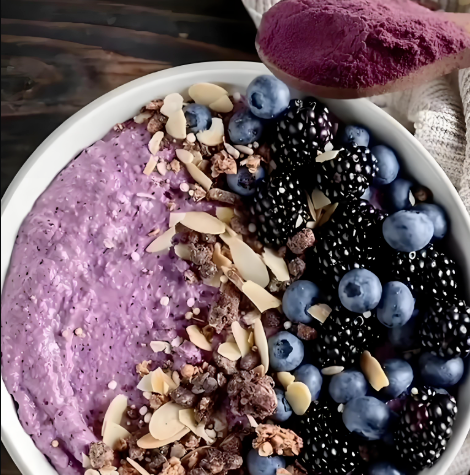 图 | 巴西莓粉，被熬成了坚果粥