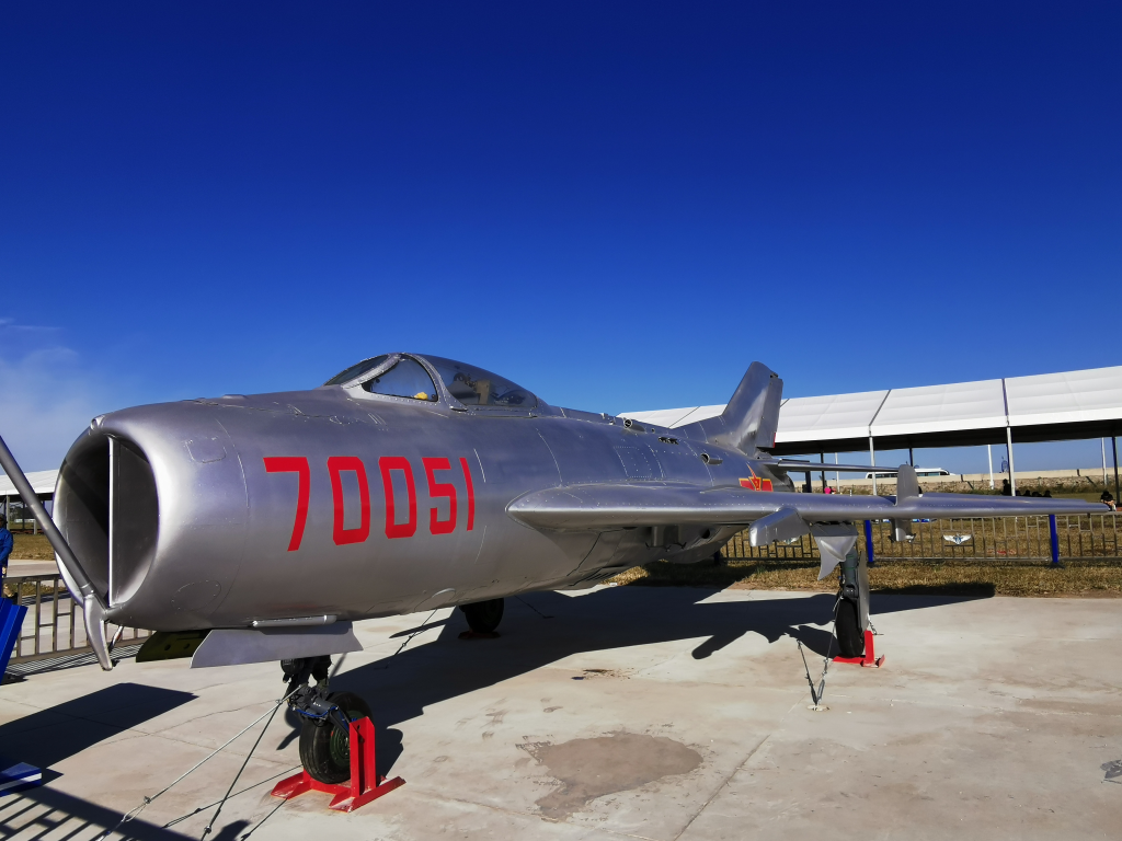 多图｜歼-6无人机首次公开，可作为攻击机