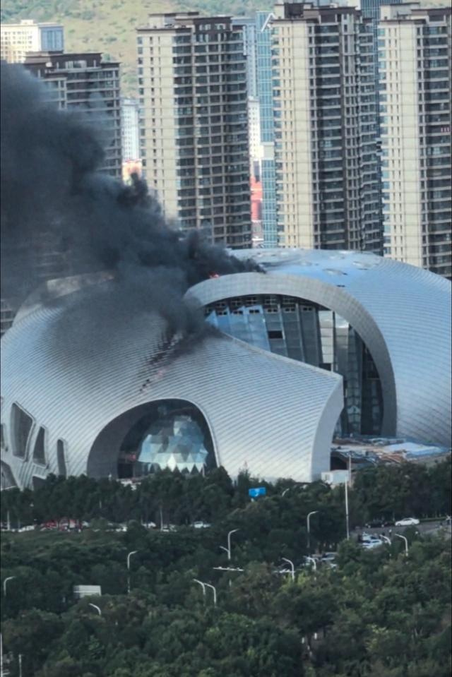 云南省科技館在建新館明火已撲滅：正調(diào)查起火原因和損失情況