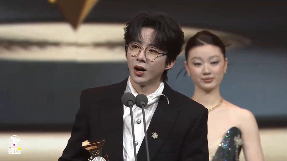 刘宇宁获微博音乐盛典年度最受欢迎歌手|wma|单依纯|摩登兄弟|演唱会|歌迷_新浪新闻