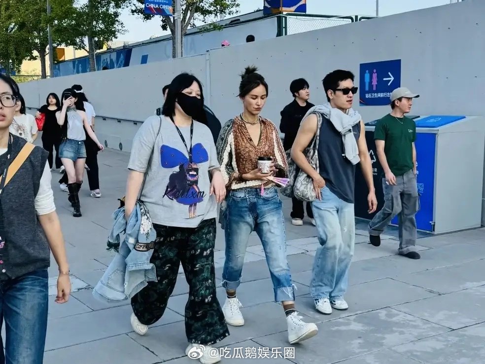 网友中网偶遇张歆艺,未加打扮仍气质出众