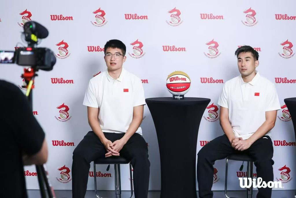 张殿梁与郭瀚宇。