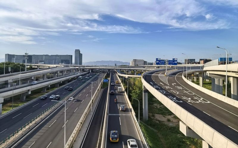 经过快速化改造后的北清路将与京新、京藏高速共同形成高快速路网体系，缓解五环与六环之间的交通压力。北京市交通委供图