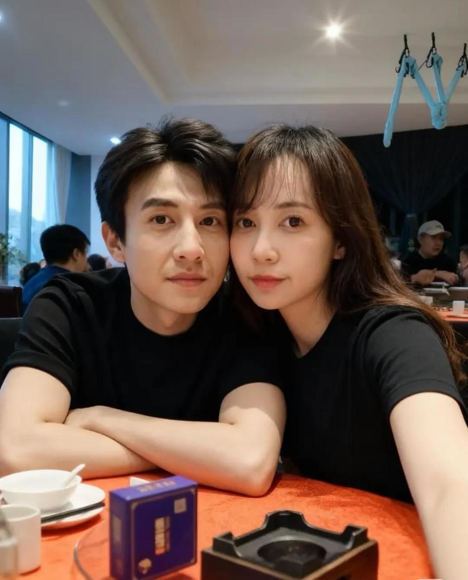 刘萧旭官宣外圈女友!美貌与气质双双在线,比他与郭宇欣CP感还嗑