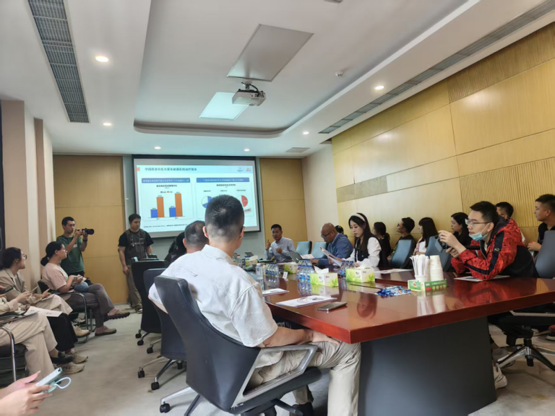 诺诚健华高管与媒体调研团座谈交流。新京报贝壳财经记者 阎侠 摄