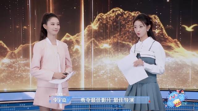 刘佳宁沉稳李宇嘉灵动,娱乐新闻播报风格对比|九龙城寨之围城|中国传媒大学|北电|语态|播音_新浪娱乐_新浪新闻