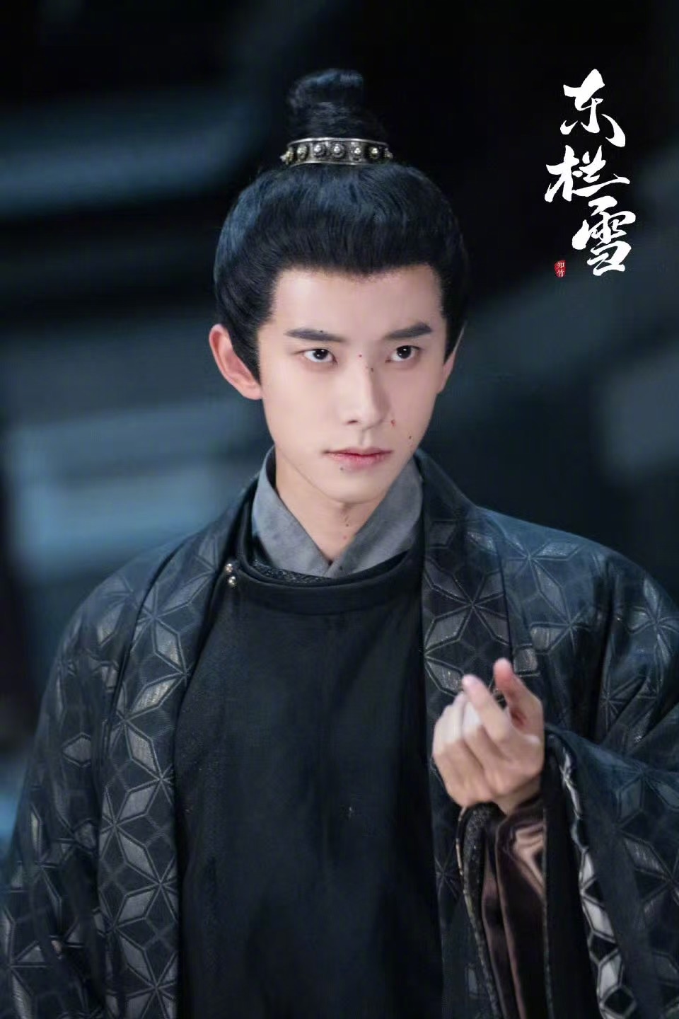 00后演员锦超新短剧开播即爆,再证顶流号召力