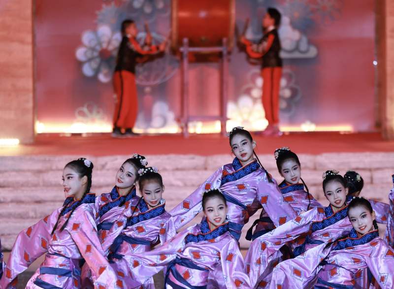 路县故城遗址公园推出“古今同辉・璀璨新城”中秋系列活动。新京报记者 郭延冰 摄