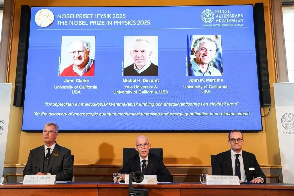 2025年诺贝尔物理学奖公布现场 / 新华社记者 彭子洋 摄