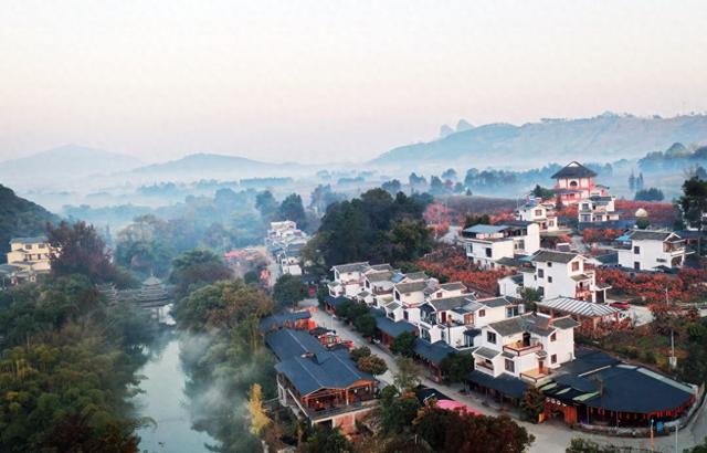 恭城瑶族自治县莲花镇红岩村.刘教清 摄