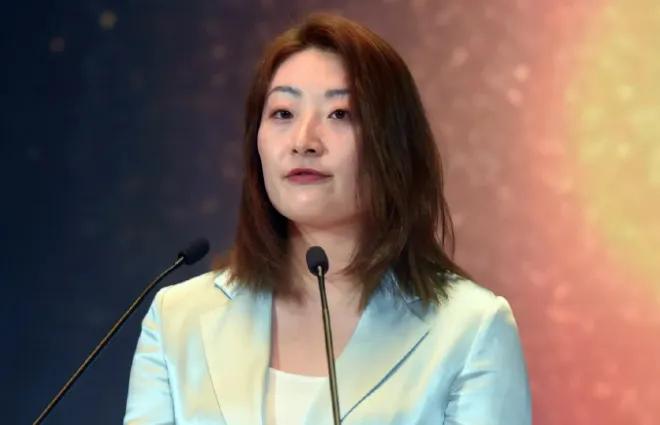 宗馥莉辞去娃哈哈集团股份有限公司法定代表人