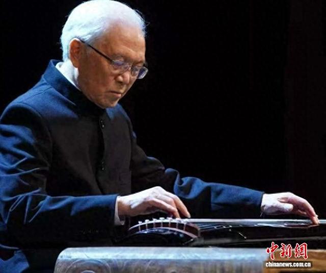 古琴演奏家龚一:琴音当随时代|古琴演奏法_新浪财经_新浪网