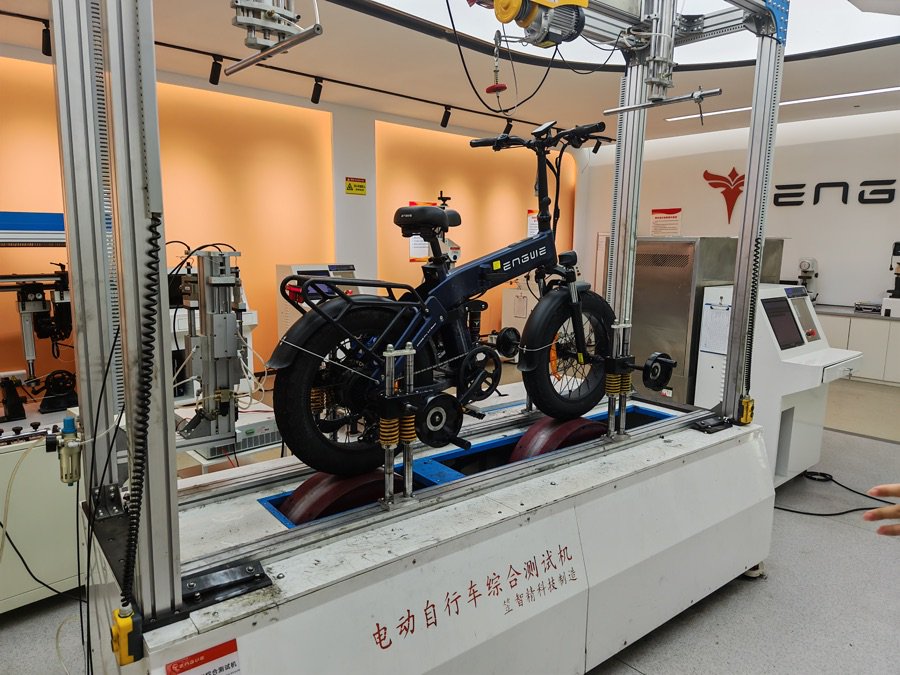 英格威产品上市前进行综合测试（记者曹媛/摄）