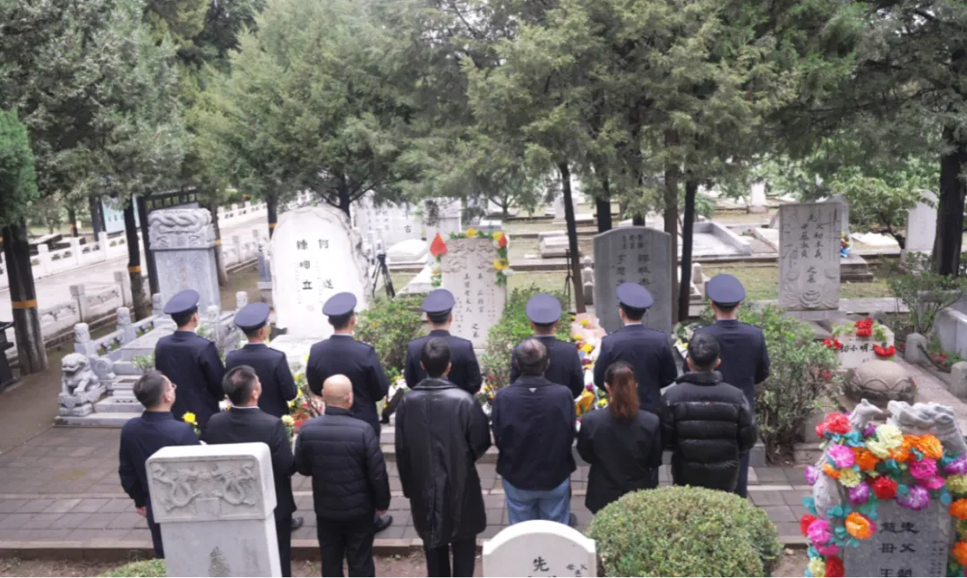 国家安全机关干警代表与《沉默的荣耀》主创团队缅怀吴石烈士