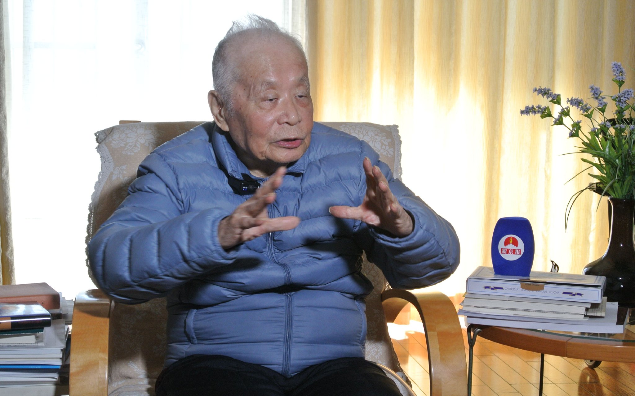 98岁院士何祚庥回忆杨振宁:我在做学生时就听过杨先生大名|杨武之|诺贝尔物理学奖|科学|邓稼先|李政道_手机新浪网